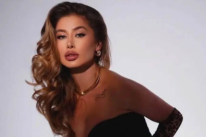 Assel Askar Biography: Ethnicity, Parents, Net Worth, Songs, Age, Height, Partner, Awards