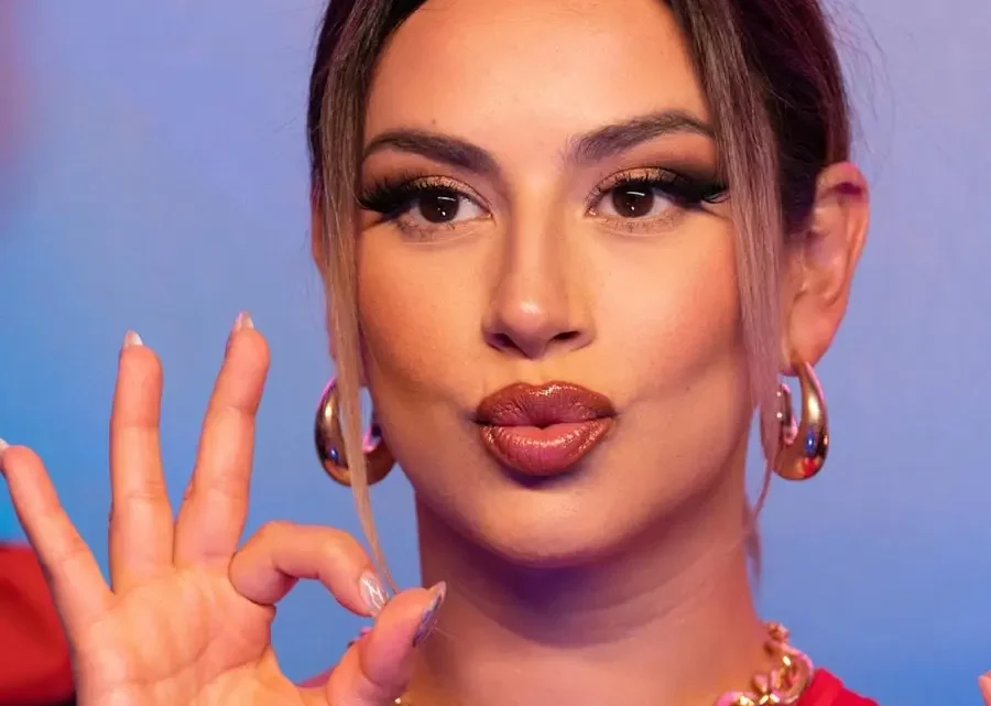 Karla Melo Biography: Age, Net Worth, Albums, TV Roles, Songs, Career, Husband