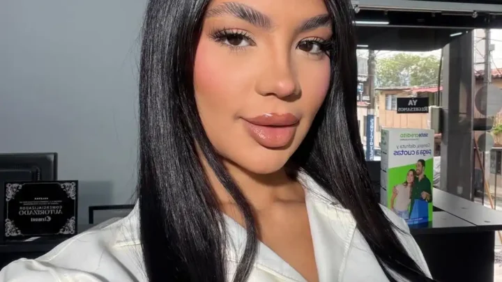 Manuela Gómez Biography: Height, Net Worth, Age, Boyfriend, Siblings, Brands, Parents, Religion, Instagram