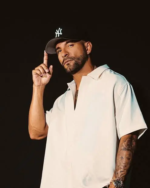 Pipe Calderon Biography: Age, Height, Net Worth, Wife, Songs, Albums, Concerts, Awards, Instagram