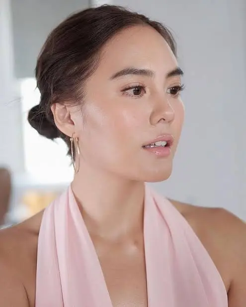 Janie Tienphosuwan Biography: Husband, Movies, Religion, Age, Height, Ethnicity, Movies, Daughter