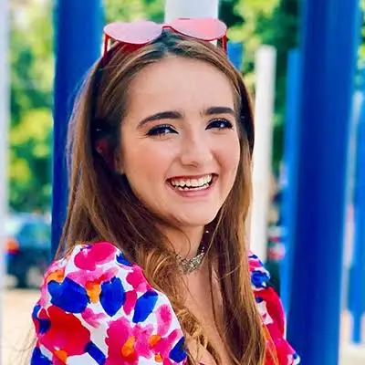 Elaine Haro Biography: Parents, Height, Age, Net Worth, Boyfriend, Movies, TV Shows, Instagram, Songs