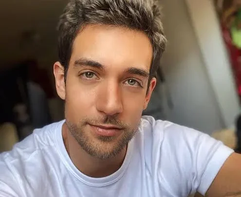 Lenard Vanderaa Biography: Net Worth, Height, Age, Parents, Spouse, Movies, TV Shows