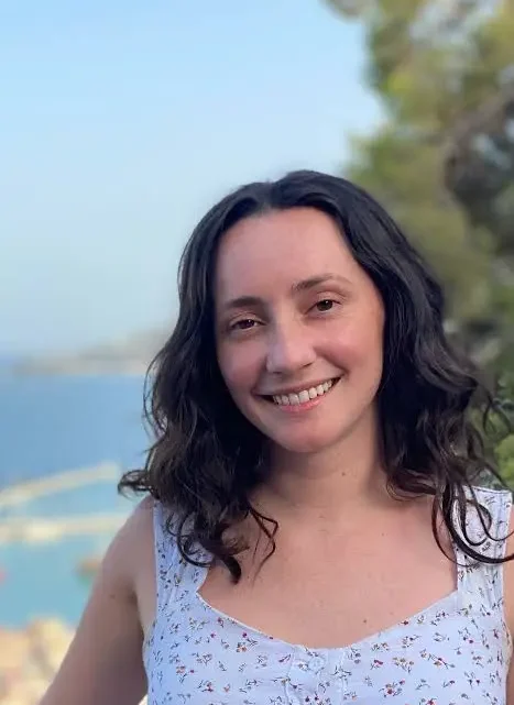 Mariana Zapata Biography: TikTok, Height, Age, Husband, Parents, Net Worth, Books, Ethnicity, Education