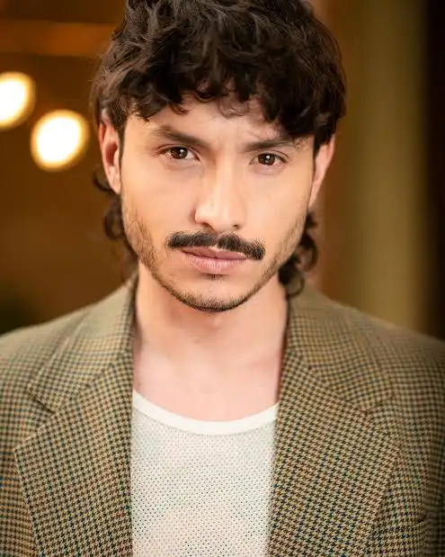 Camilo Amores Biography: Age, Net Worth, TV Shows, Height, Girlfriend, Parents