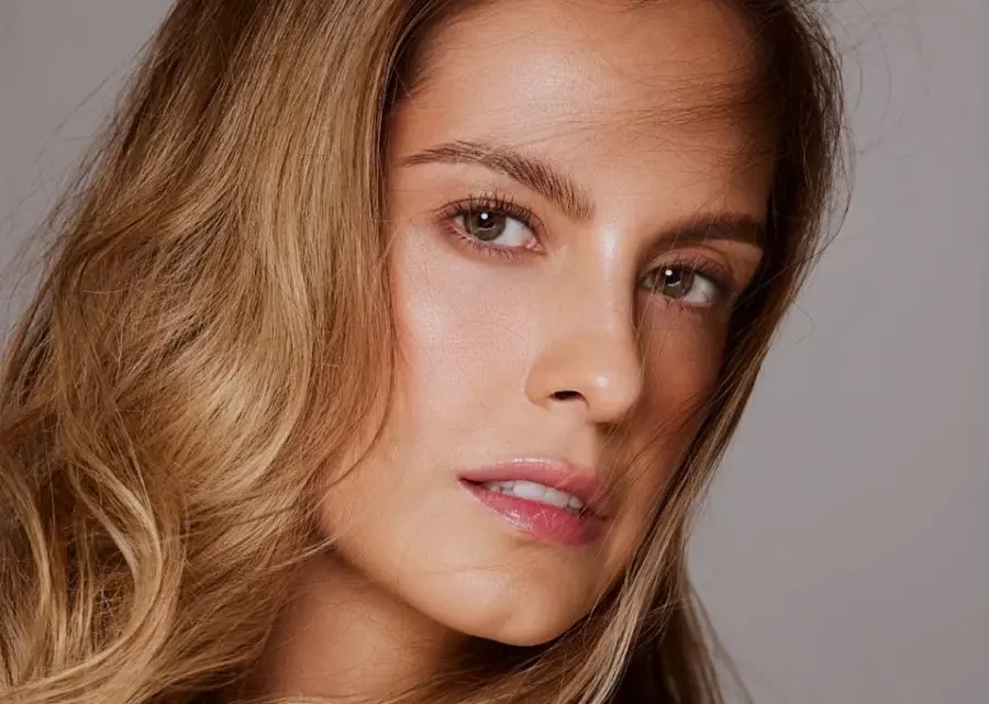 Laura Acuña Biography: Husband, Age, Height, Net Worth, Children, Parents, TV Shows