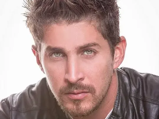 Jonathan Islas Bio: Age, Height, Net Worth, TV Shows, Girlfriend, Parents, Movies