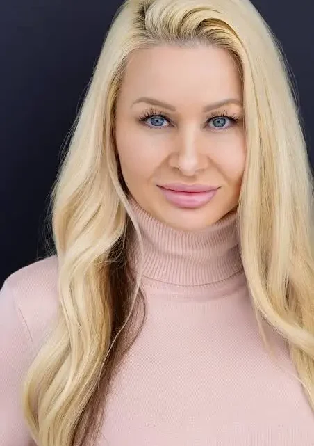 Sarah Oliver Biography: Age, Height, Net Worth, TV Shows, Sisters, Boyfriend, Instagram, Parents