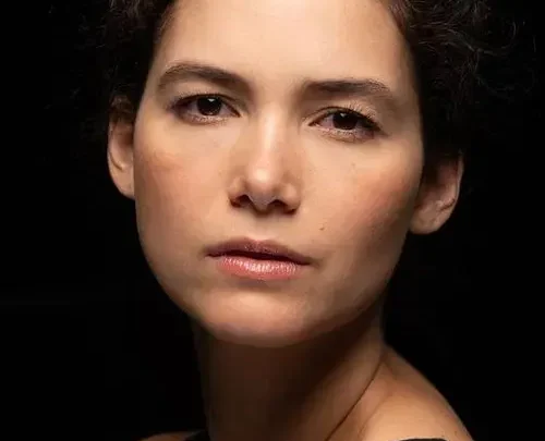 Abril Schreiber Bio: Age, Net Worth, TV Shows, Height, Parents, Husband, Movies