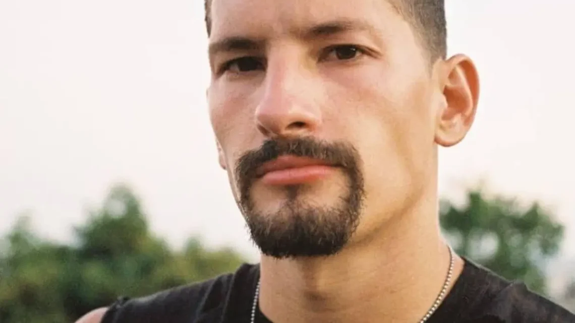 Mau Montaner Biography: Parents, Net Worth, Age, Height, Spouse, Kids, Songs, Albums