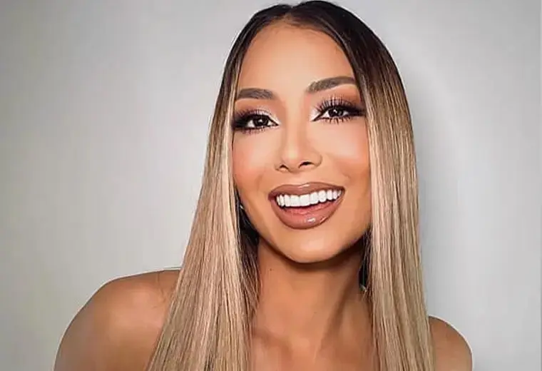 Elena Correa Bio: Net Worth, Height, Age, Parents, Husband, Kids, Instagram, Songs