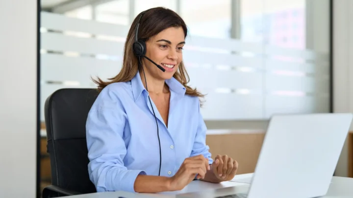 How to Handle Customer Service Like a Pro On a Budget