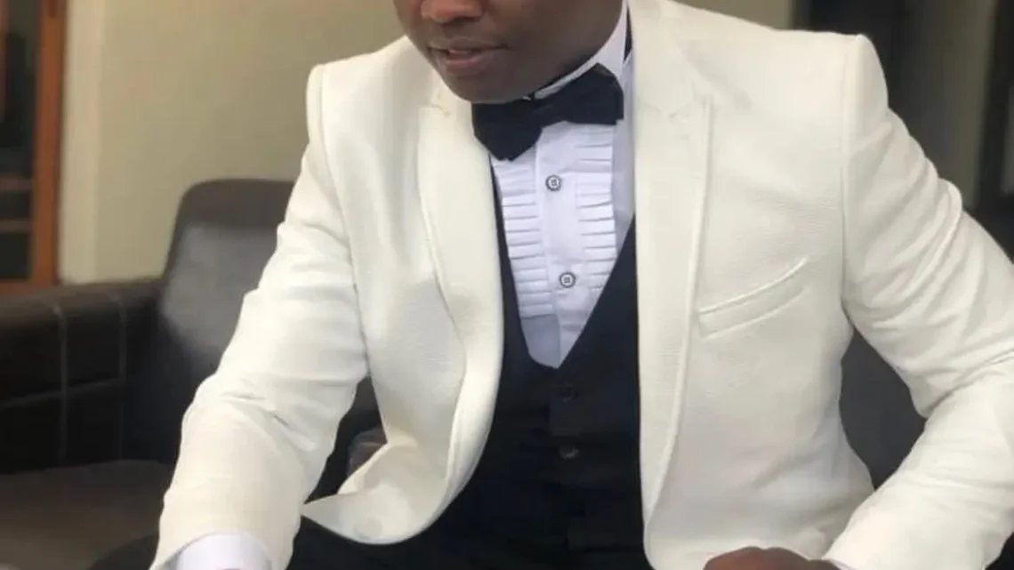 King James (singer) Biography: Songs, Age, Wife, Parents, Net Worth, Albums, Height, Family, Kids