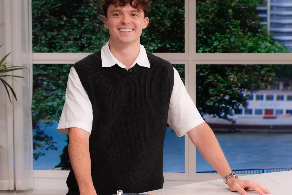 Sam Holland Biography: Height, Age, Parents, Net Worth, Brother, Girlfriend, Food, Book