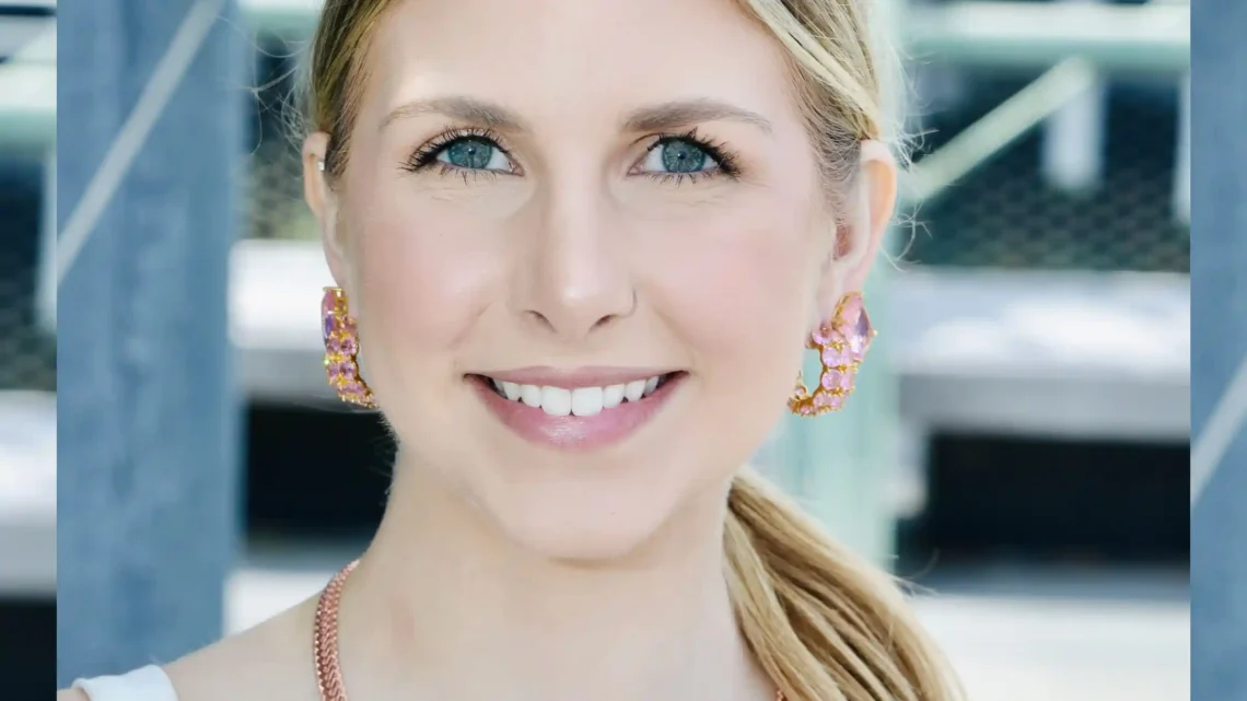 The Beauty of Texture: Styling Mesh Link Chains for a Polished, Contemporary Look