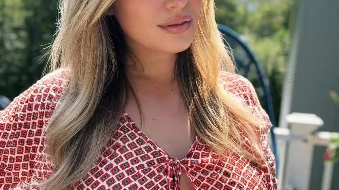 Stephanie Matto Biography: Age, Net Worth, Siblings, Height, Parents, YouTube, Boyfriend, Pictures