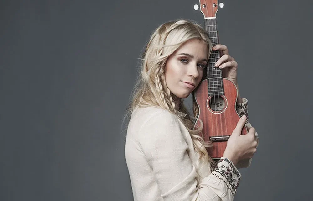 Connie Isla Biography: Age, Career, Net Worth, Instagram, Parents, Husband, Songs, Videos