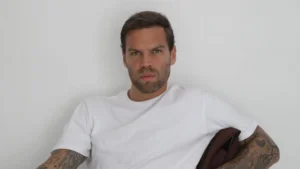 Dom Lever