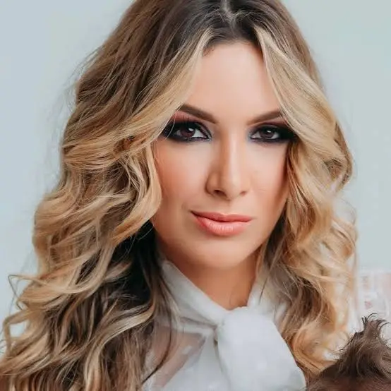 Andrea Villarroel Biography: Husband, Age, Kids, Net Worth, Height, Blog, TV Shows, Instagram