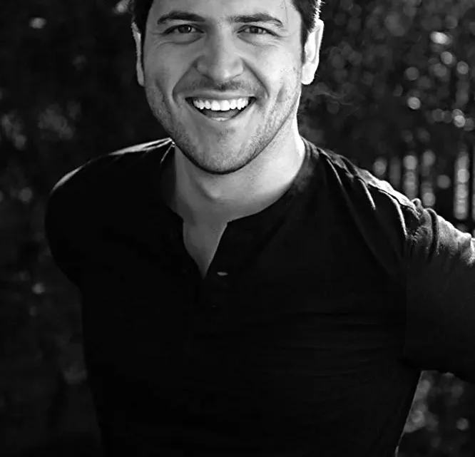 Olan Rogers Biography: YouTube, Wife, Age, Net Worth, Movies, Ethnicity, Books
