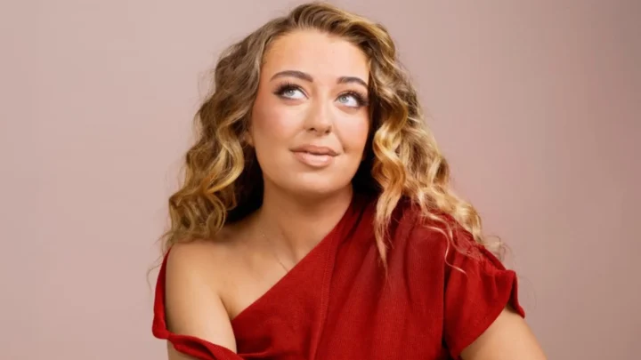 Anastasia Kingsnorth Biography: Parents, YouTube, Religion, Net Worth, Sister, Age, Height, Ethnicity