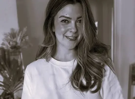 Lucy Jane Wood Biography: Books, Husband, Ethnicity, YouTube, Net Worth, Awards, Age, Height