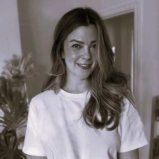 Lucy Jane Wood Biography: Books, Husband, Ethnicity, YouTube, Net Worth, Awards, Age, Height