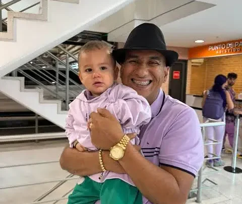 Papá Recocha Biography: Children, YouTube, Net Worth, Wife, Age, Height, Awards