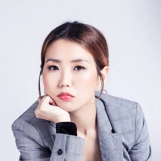 Tay Kewei Biography: Age, Husband, Net Worth, Kids, Parents, Height