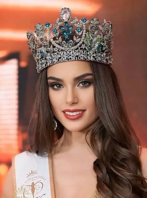 Stephania Stegman Biography: Age, Height, Net Worth, Parents, Husband, Instagram, Movies, TV Shows