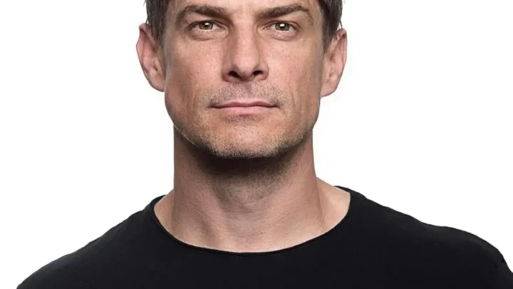 Craig Russell Biography: Age, Wife, Career, Net Worth, Movies, TV Shows, Parents, Height