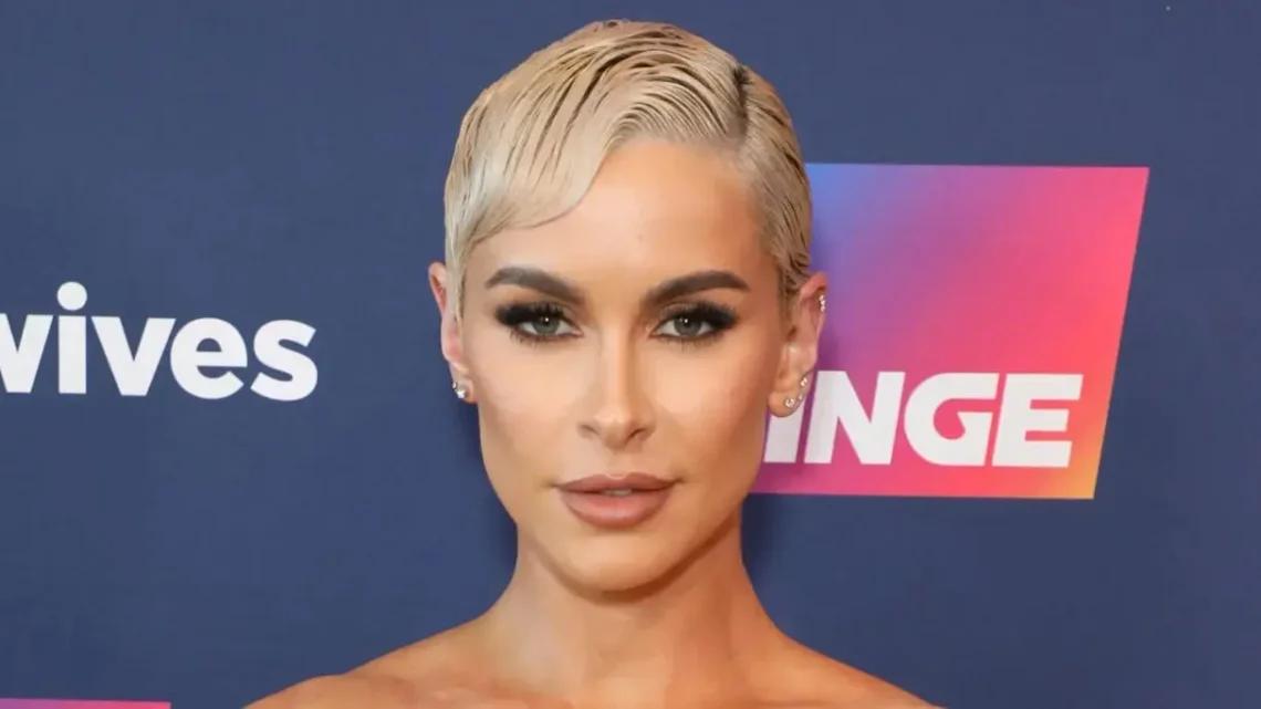 Ellie Louise Gonsalves Biography: Tv Shows, Age, Movies, Height, Ethnicity, Parents, Instagram