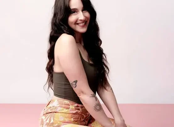 Amelia Samson Biography: Instagram, Net Worth, Age, Parents, Movies, Religion, Podcast