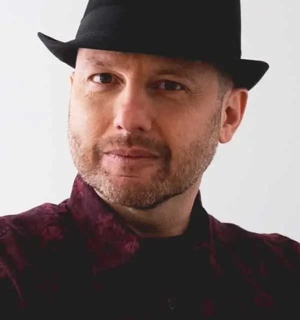 Bennett Arron Biography: Career, Age, Net Worth, Books, TV Shows, Wife, Movies