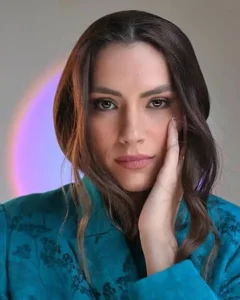 Laura Chimaras