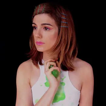 Ani Glass Bio: Career, Age, Net Worth, Height, Sister, Albums, Songs, Husband, Instagram