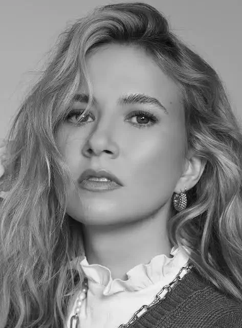 Eliza Hope Bennett Biography: Partner, Movies, Age, Height, Ethnicity, Religion, Net Worth, Songs