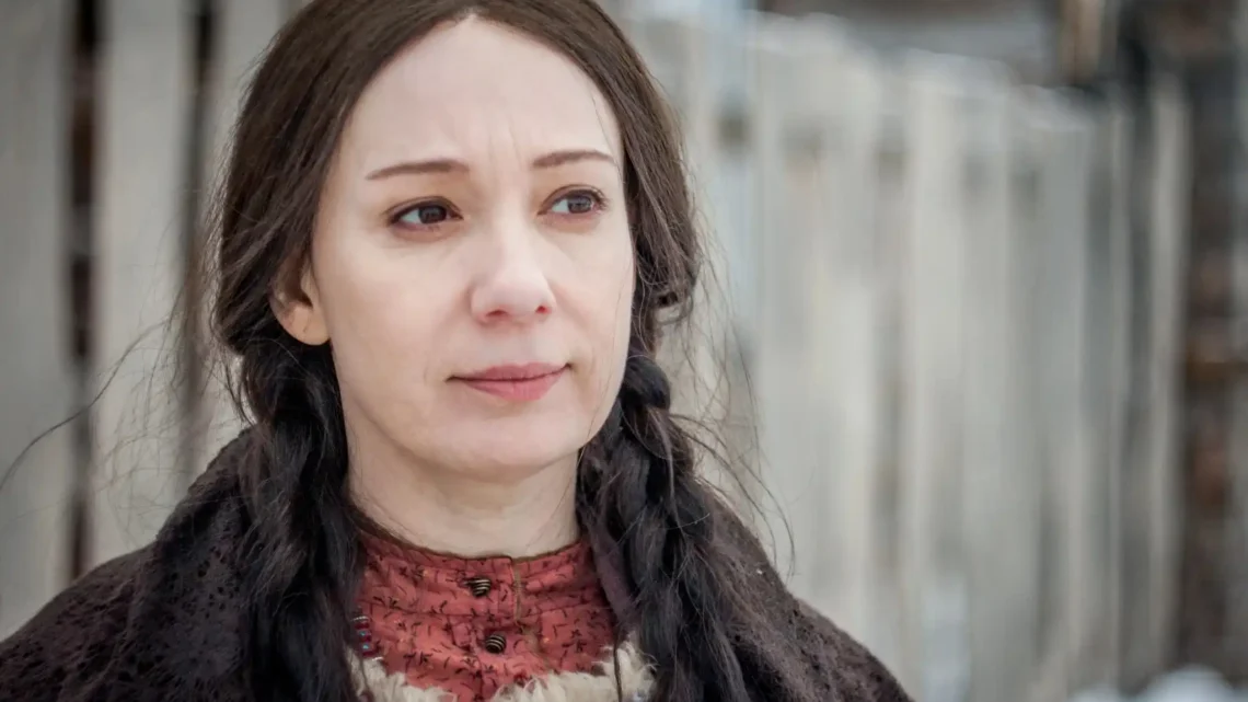 Chulpan Khamatova Biography: Ethnicity, Parents, Movies, Age, Height, Net Worth, Religion, Husband