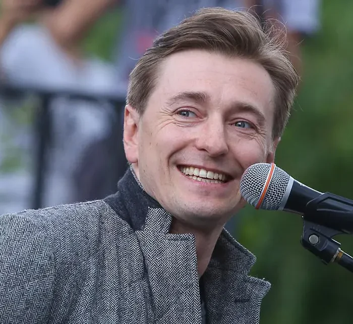 Sergey Bezrukov Biography: Ethnicity, Parents, Songs, Age, Height, Movies, Instagram, Wife