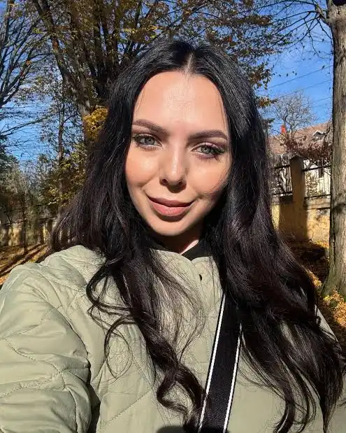 Sonya Kay Biography: Parents, Height, Age, Husband, Net Worth, Songs, Brands, Albums, Awards, Instagram