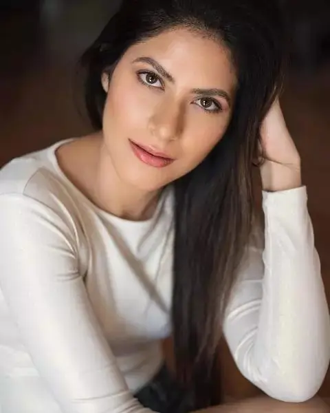 Sakshi Shivdasani Photo