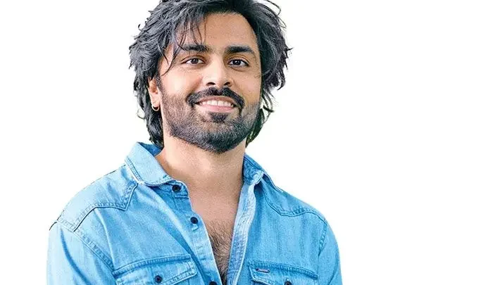 Jitendra Kumar Biography: Age, Height, Net Worth, Parents, Siblings, Movies, TV Shows, Wife