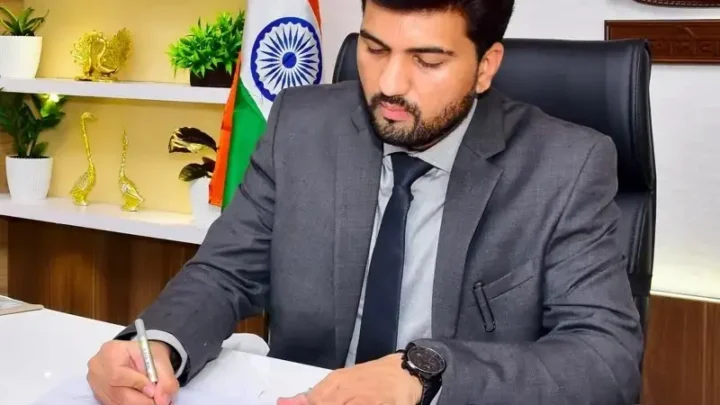 Himanshu Kaushik Biography: Age, Height, Net Worth, Parents, Rank, Wife, Wikipedia, Career