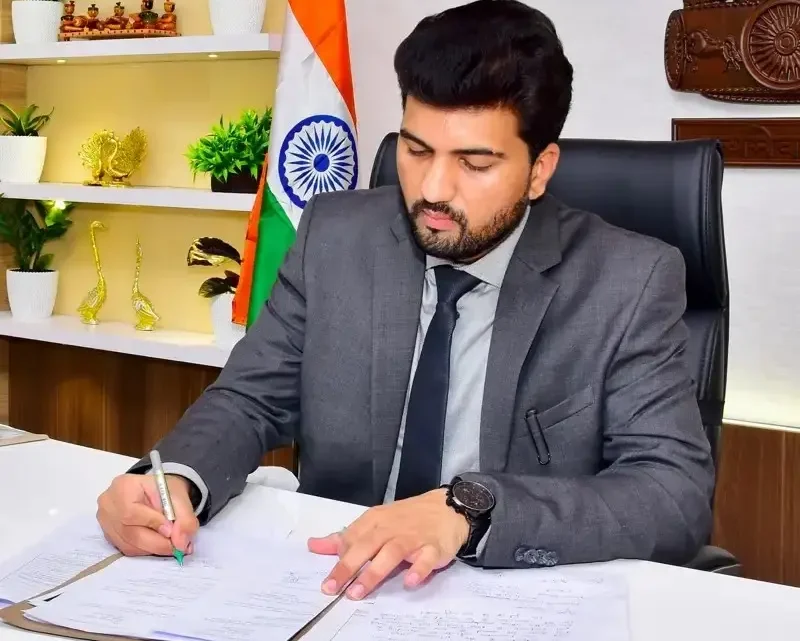 Himanshu Kaushik Biography: Age, Height, Net Worth, Parents, Rank, Wife, Wikipedia, Career