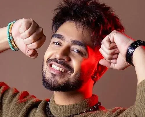 Karan Sehmbi Bio: Height, Age, Net Worth, Siblings, Songs, Career, Girlfriend, Songs, Albums