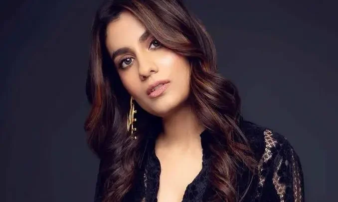 Shreya Dhanwanthary Biography: Height, Age, Net Worth, Husband, Parents, Siblings, Web Series, Movies