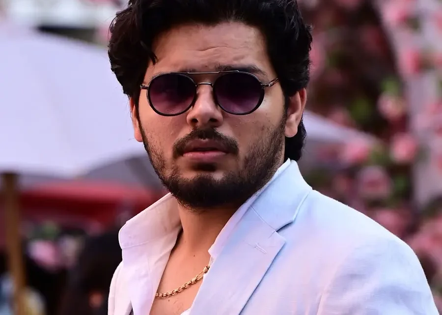 Lakshay Chaudhary Biography: Age, Net Worth, Parents, Height, Girlfriend, YouTube, Religion