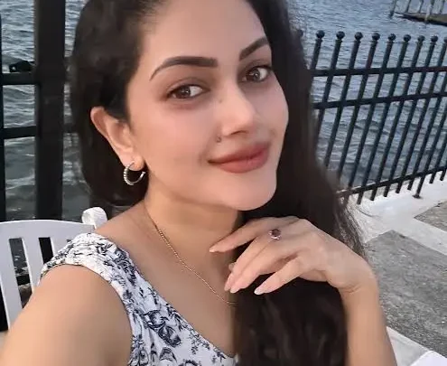 Tharuka Wanniarachchi Biography: Husband, Age, Net Worth, Height, Son, Movies, Instagram