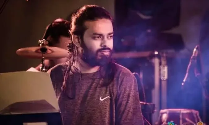 Tharindu Damsara Biography: Age, Net Worth, Height, Parents, Songs, Albums, Wife