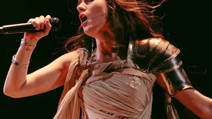 Jerry Heil Biography: Height, Net Worth,  Songs, Albums, Age, Partner, Movies, Awards, Parents, YouTube